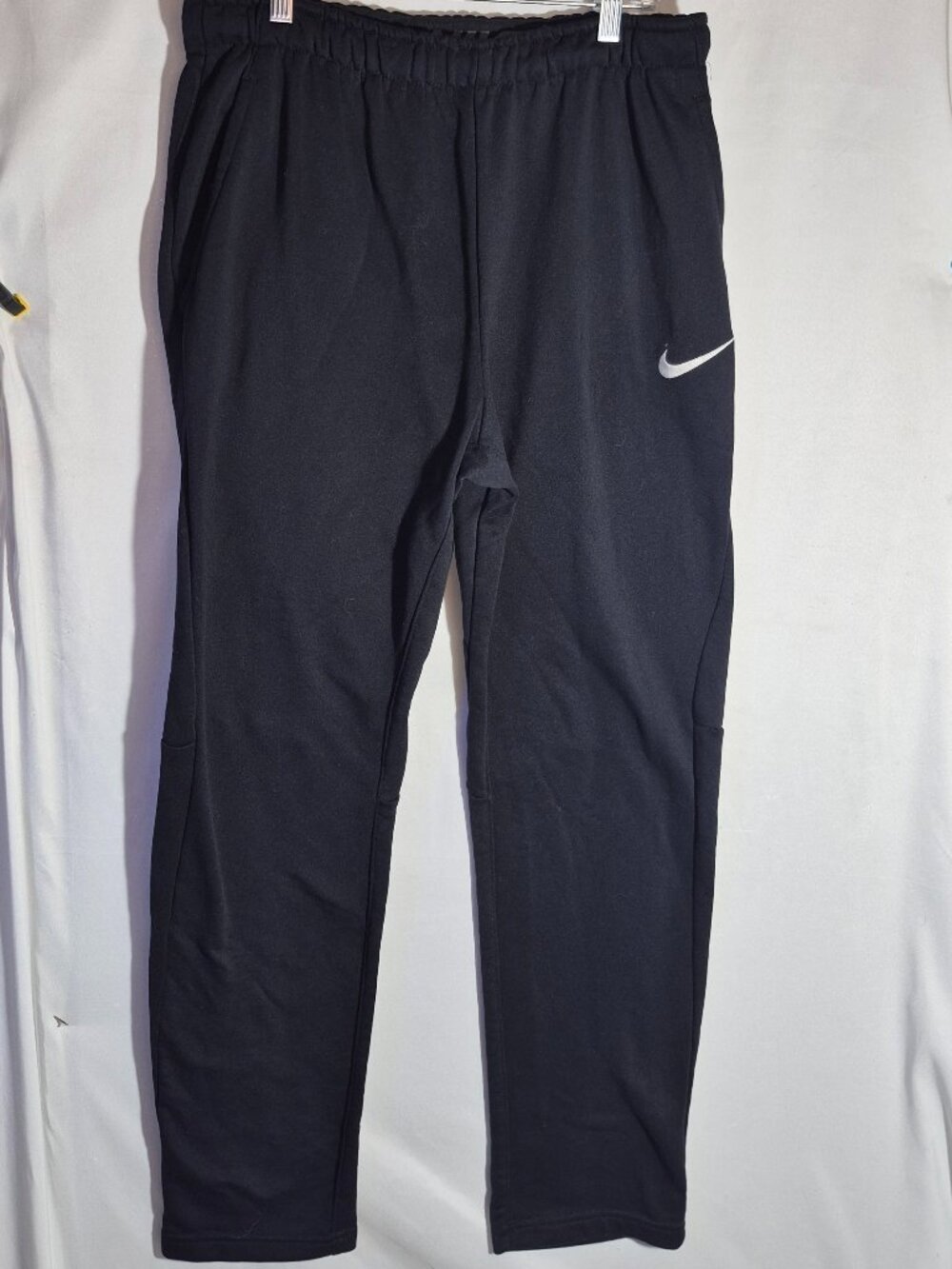 Nike Black dri-fit sweatpants with draw string waist in size Medium